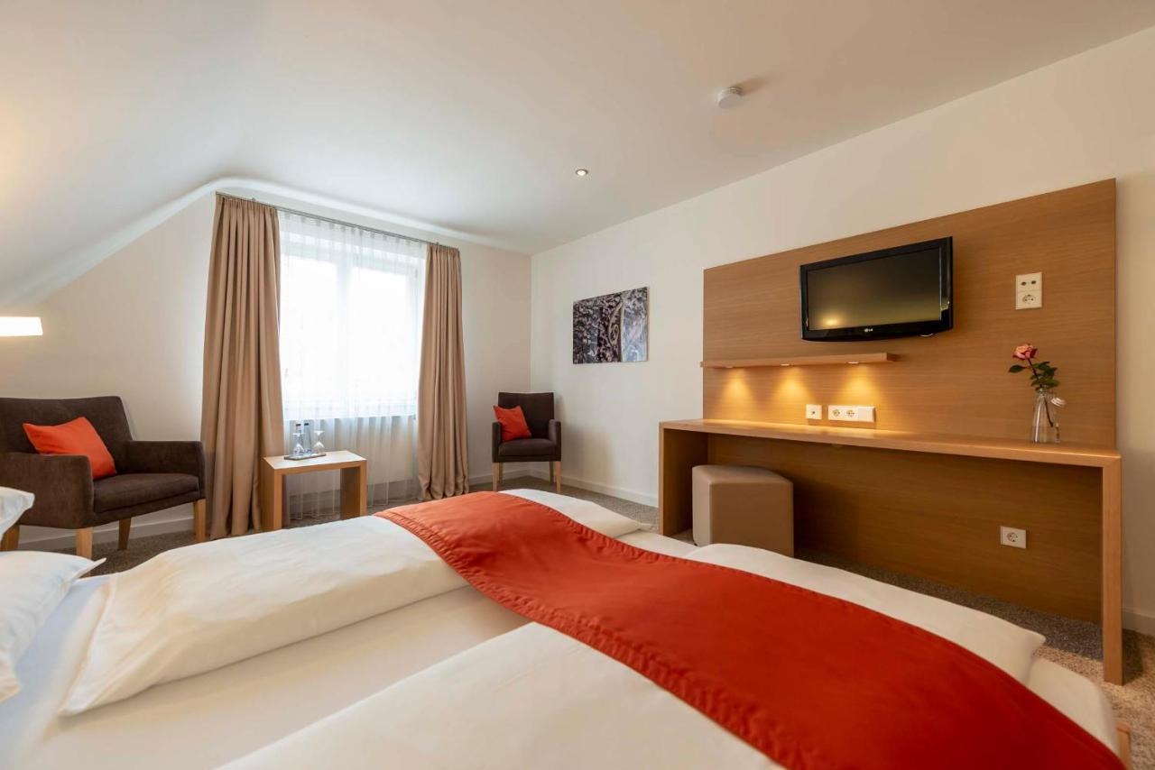 Hotel Gasthof Krone Niederstetten Zewnętrze zdjęcie