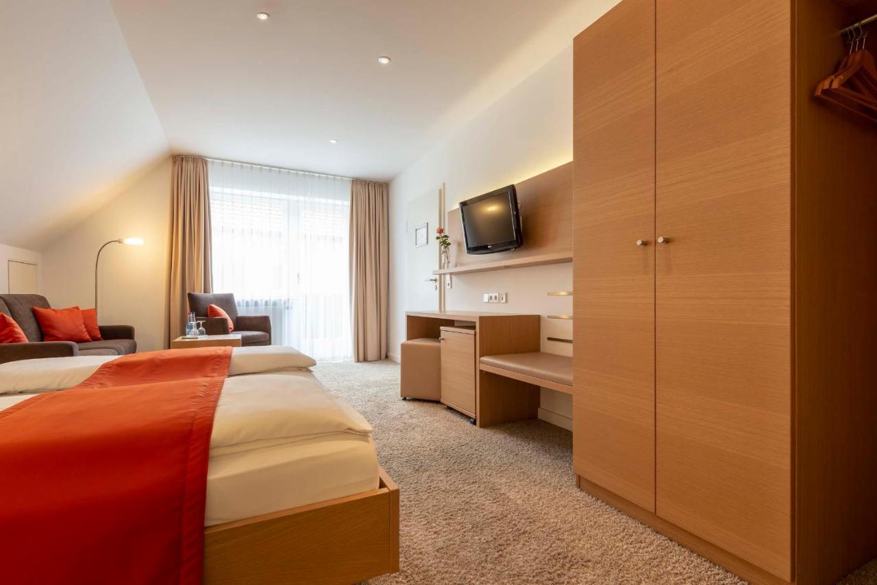 Hotel Gasthof Krone Niederstetten Zewnętrze zdjęcie