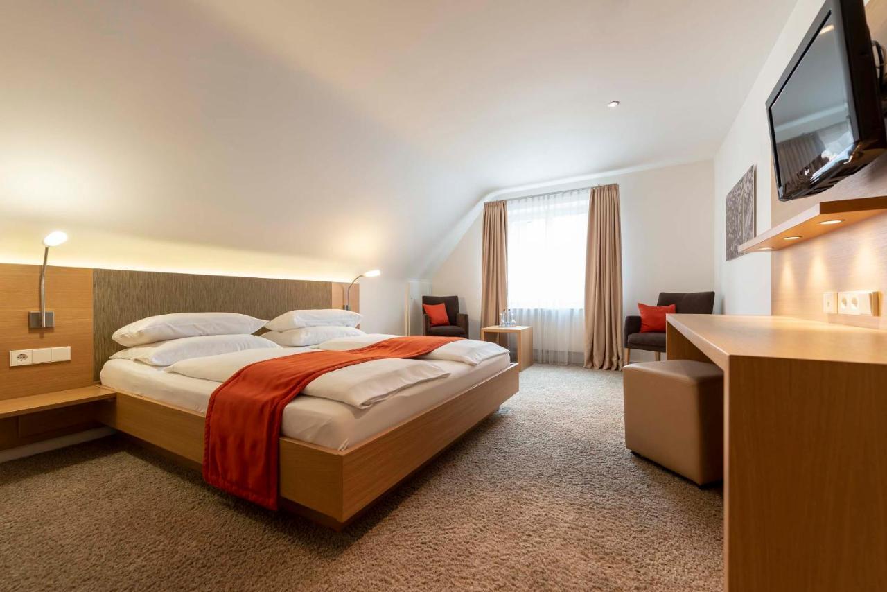 Hotel Gasthof Krone Niederstetten Zewnętrze zdjęcie