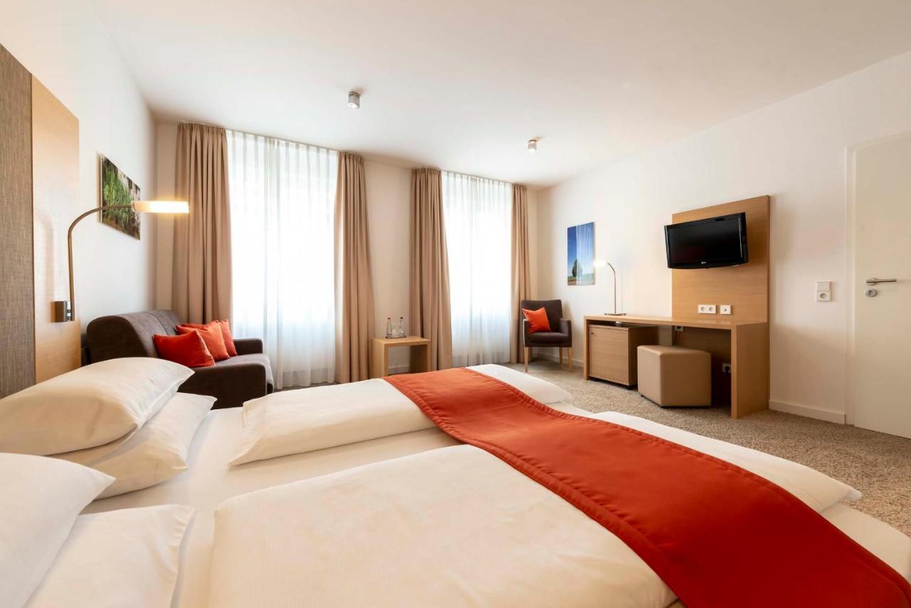 Hotel Gasthof Krone Niederstetten Zewnętrze zdjęcie